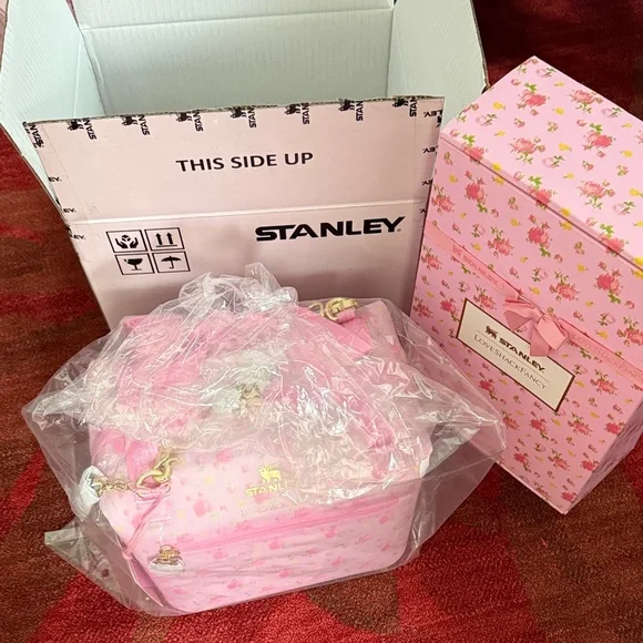 Stanley Pink Floral Insulated Tote and matching 30oz flip straw tumbler - Picture 1 of 4